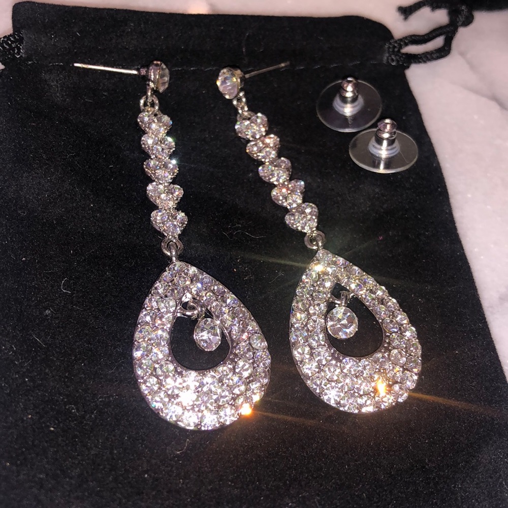 Crystal Teardrop Dangle Earring,NWT